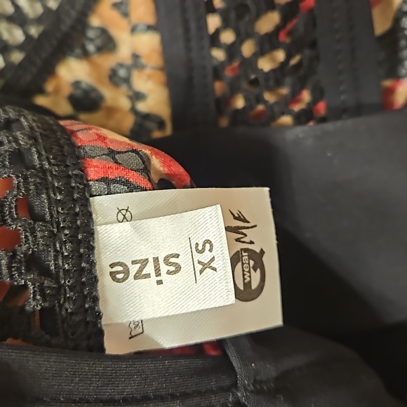 High neck crop-top dance top - Picture 3 of 5